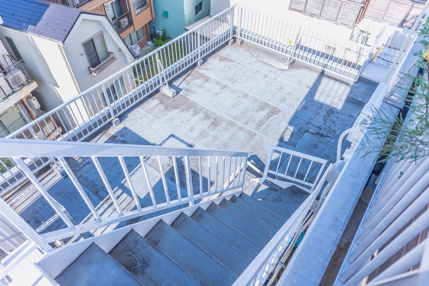 オプション:2階層の屋上で俯瞰撮影も可能