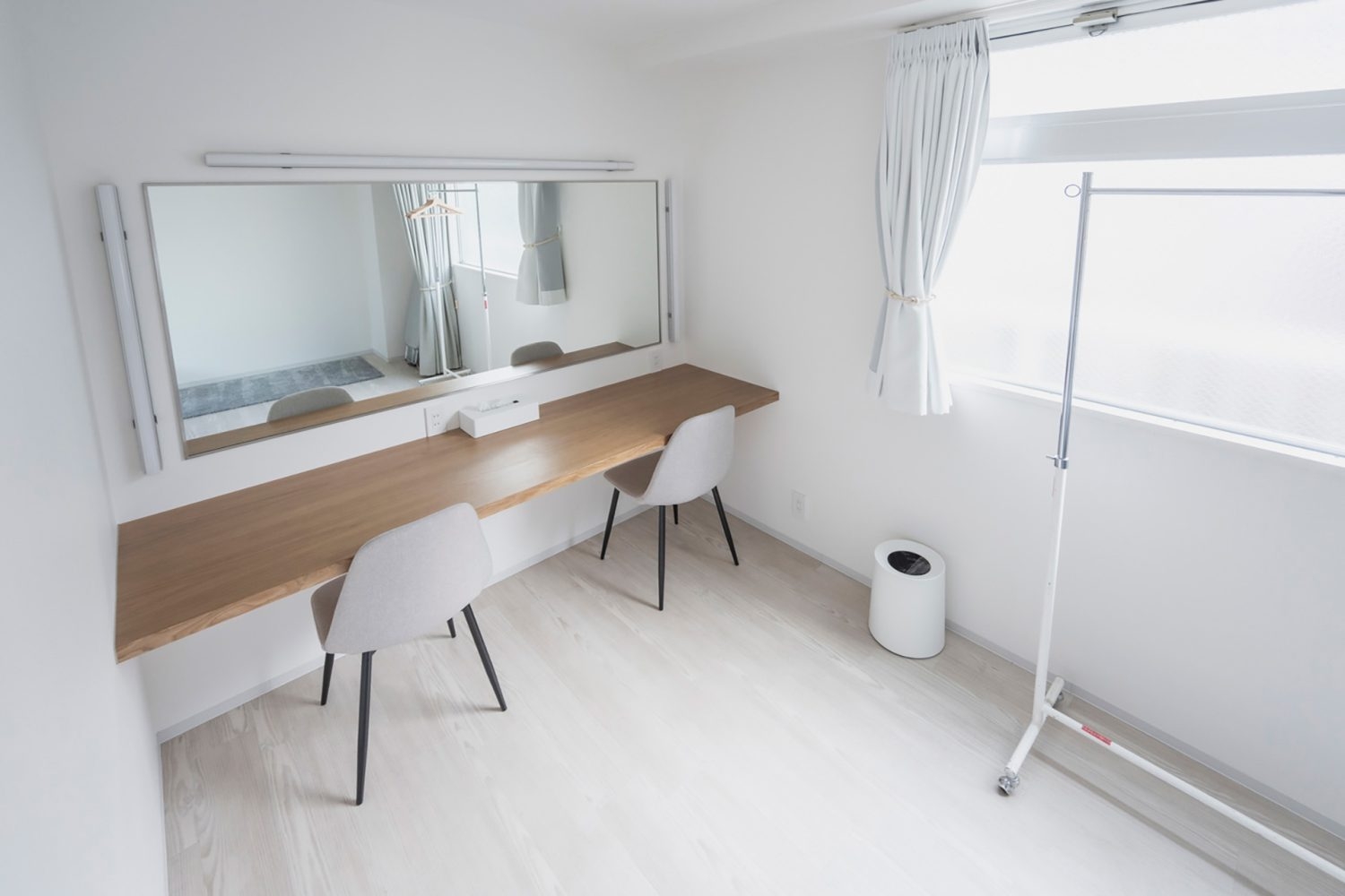 メイクルーム / フィッティング