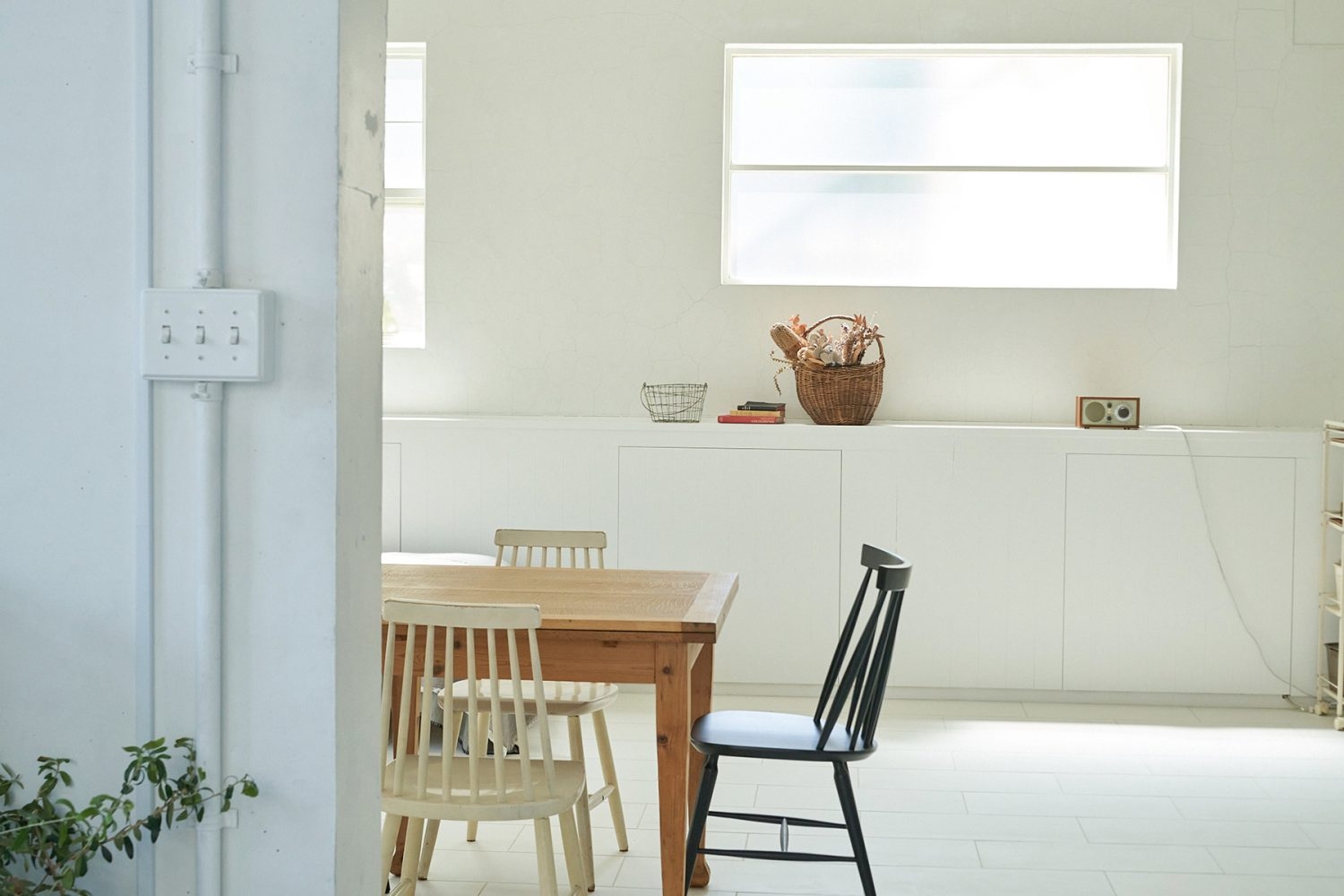 西側すりガラス小窓