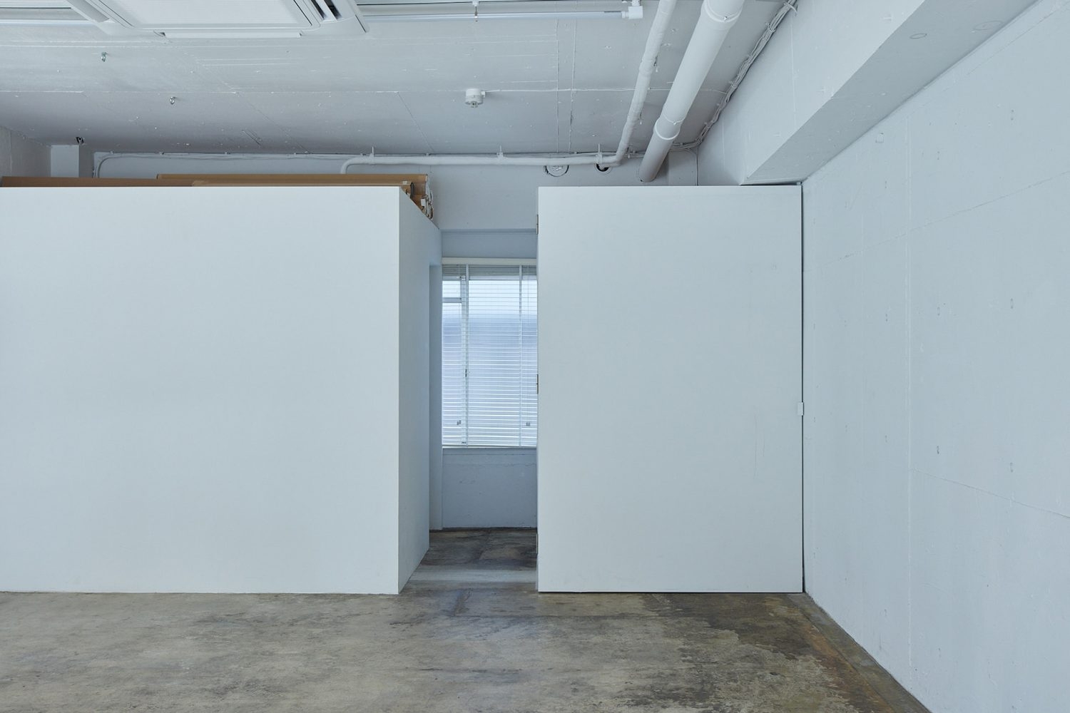 トイレとメイクスペース(未使用時)