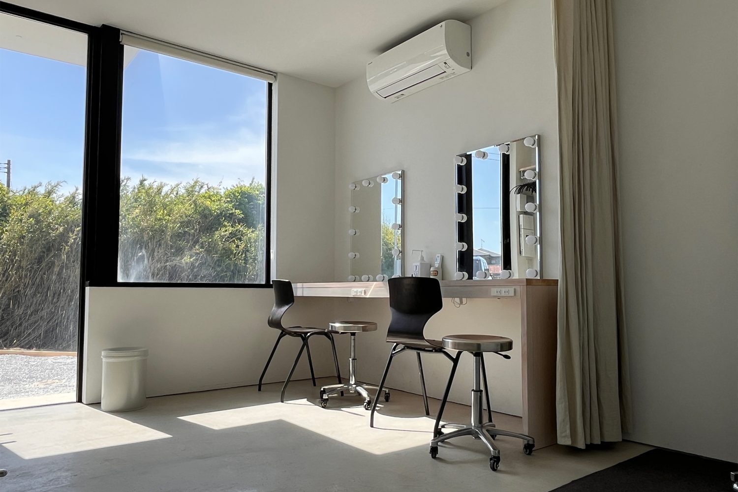 2名同時可能なメイクルーム