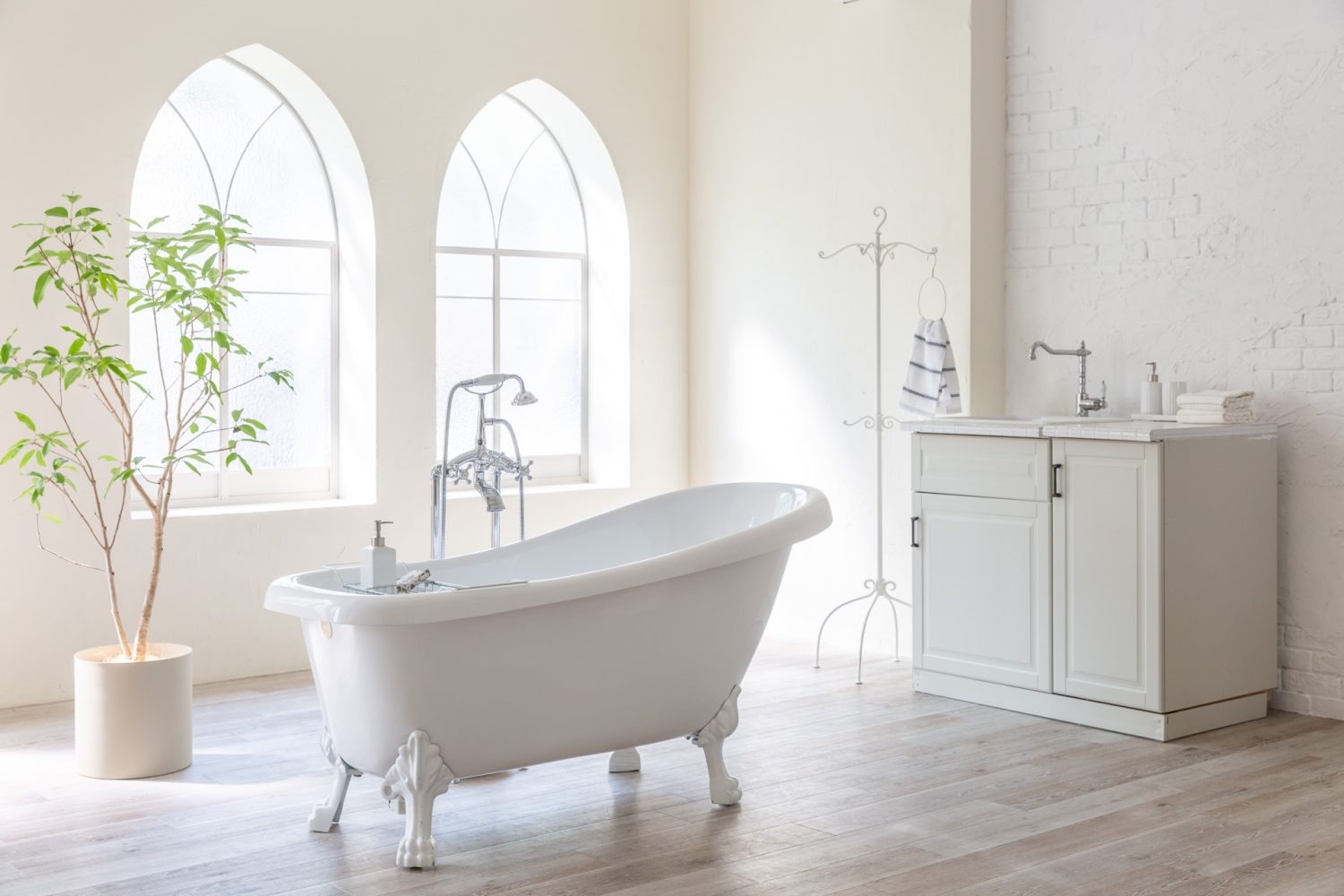 バスタブと洗面台のセット