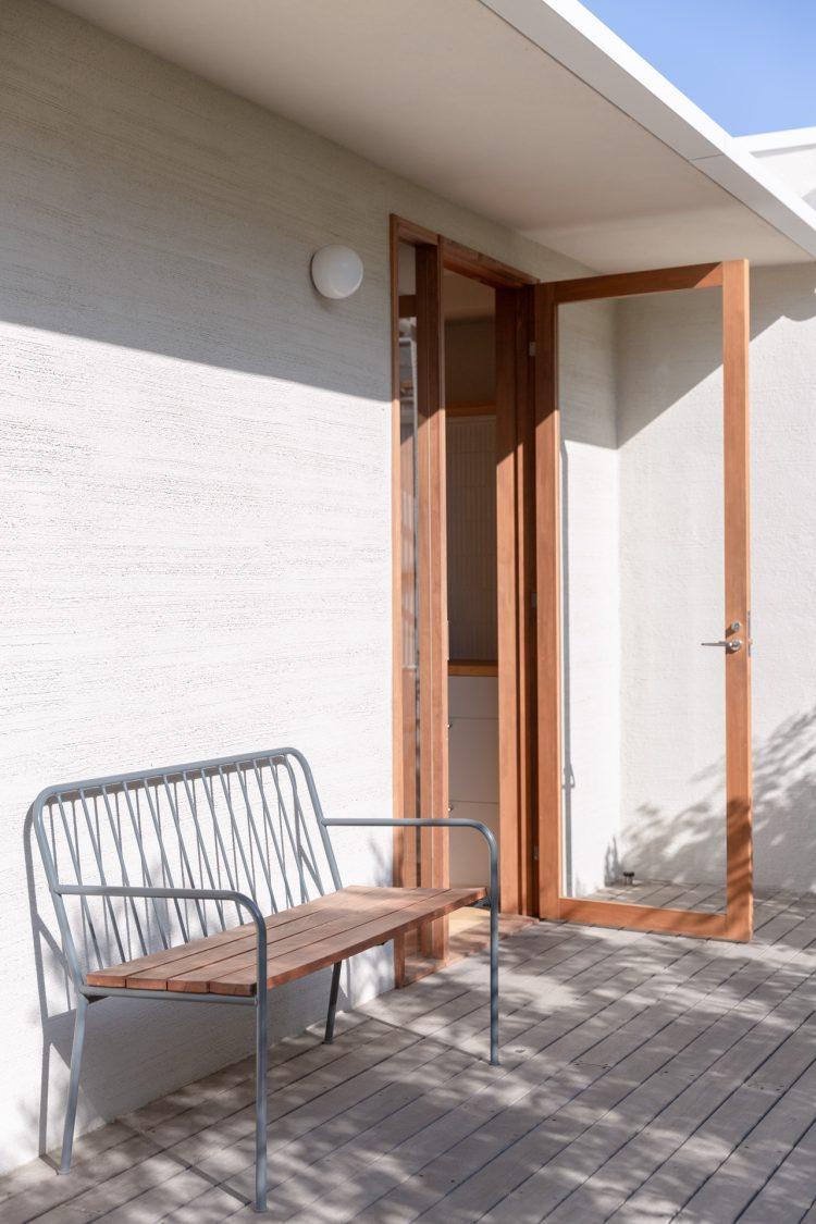 勝手口のある東面