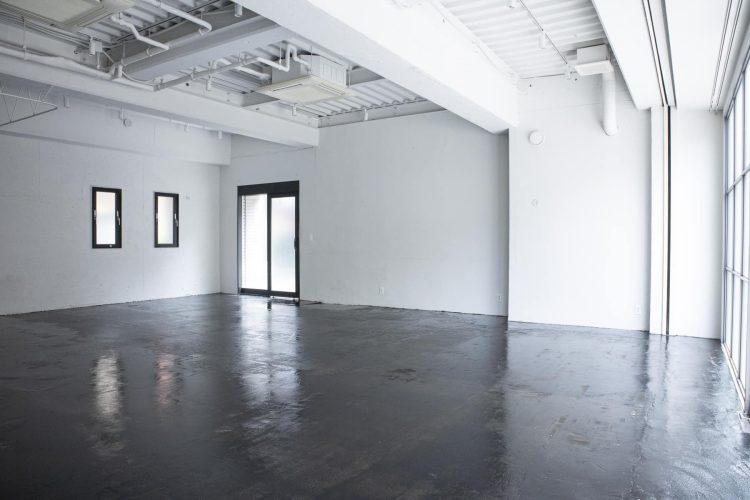 大きな白壁 天高は最大330cm