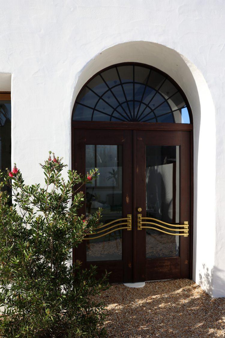 カフェへの入口のよう