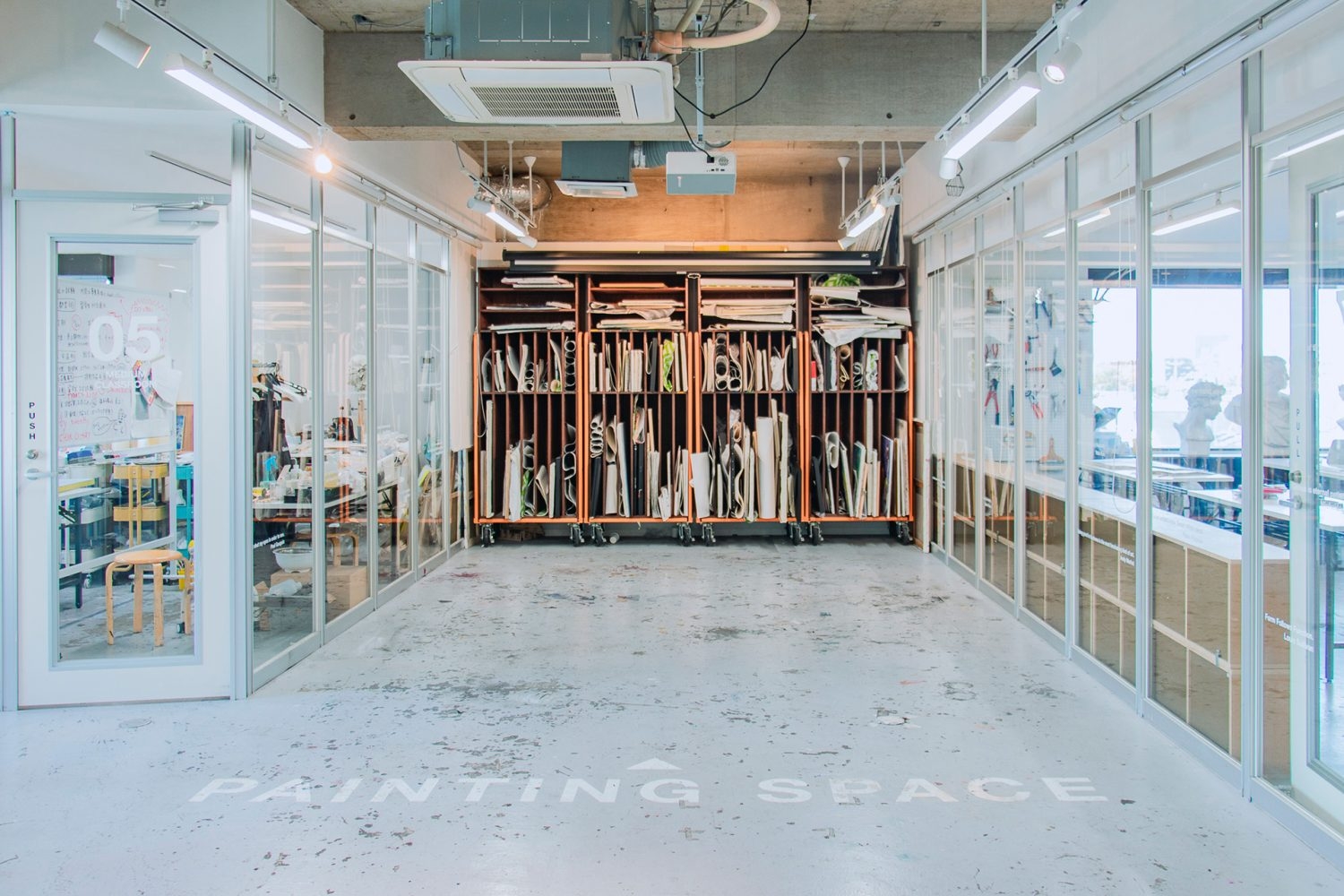 ペインティングスペース / スタジオモード(事前要相談)