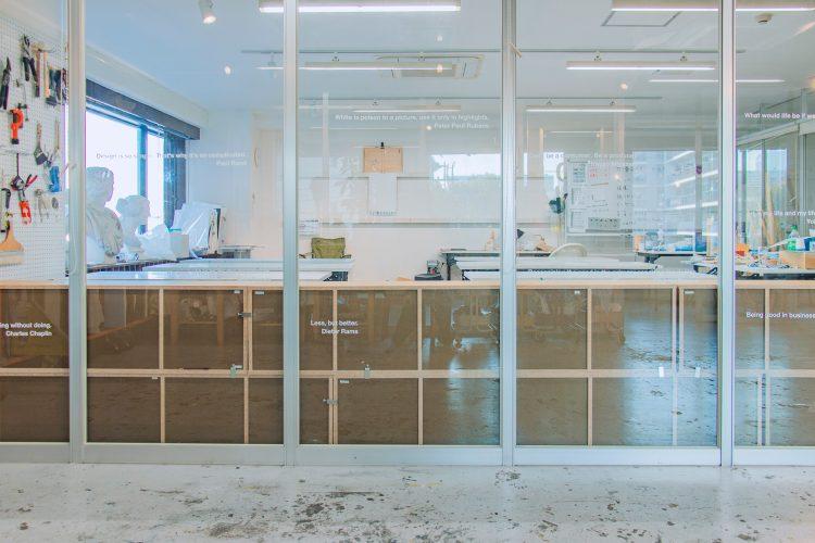 ペインティングスペースから大教室側 / スタジオモード(事前要相談)