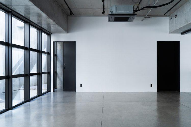 約3.5m四方の白壁