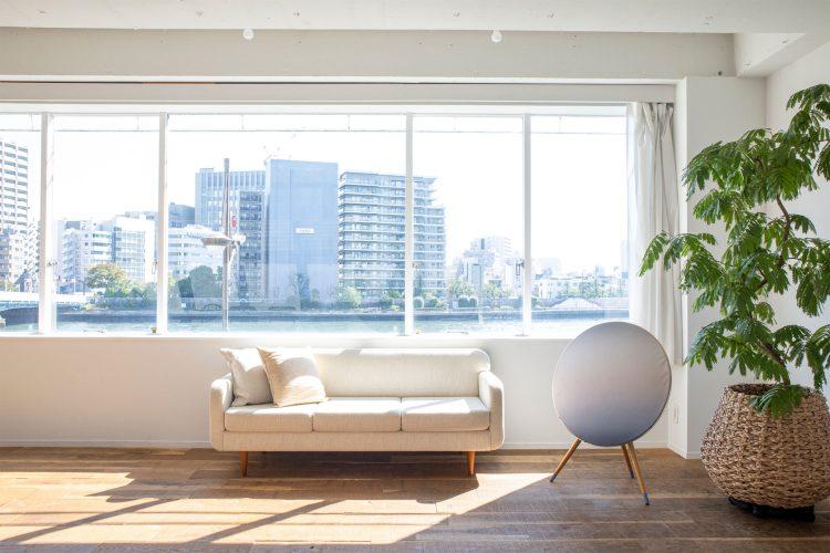 午前は隅田川方面から光が入ります