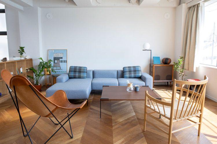 ゆったりした3シートソファ