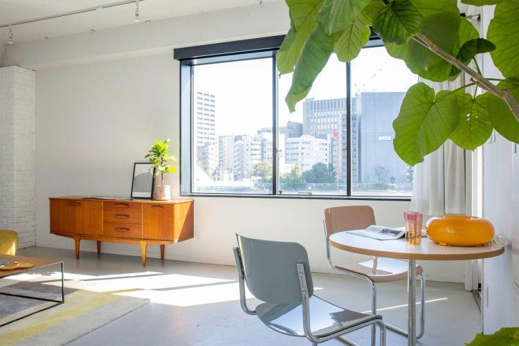 カラフルな小物をアクセントに