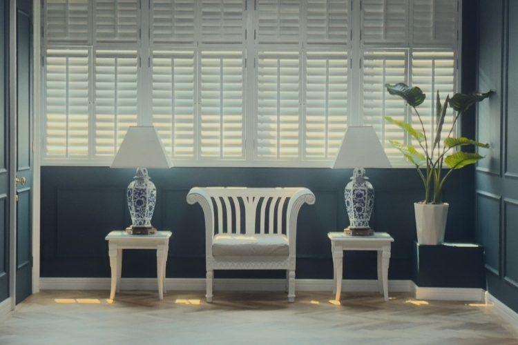 窓際でインタビューも