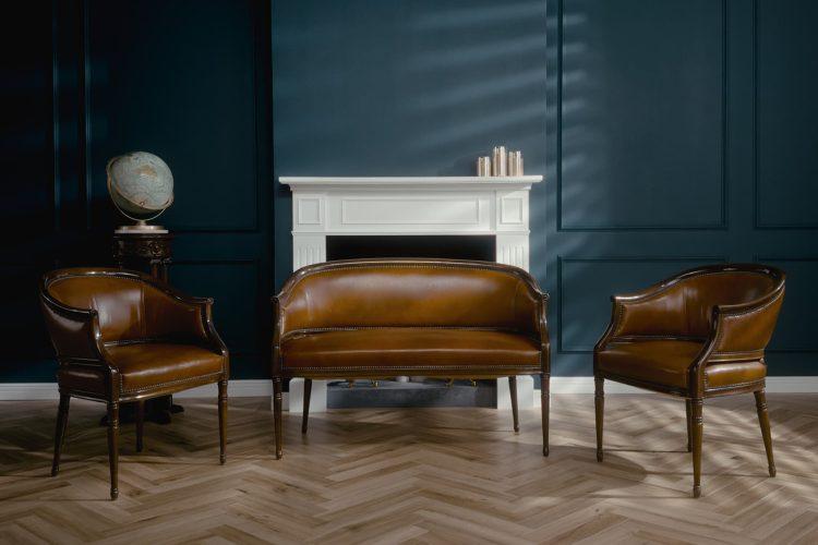 キャメル色の椅子と長椅子