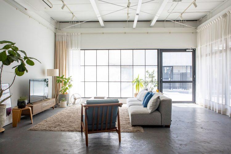 1F 広い格子窓 天高は340cm