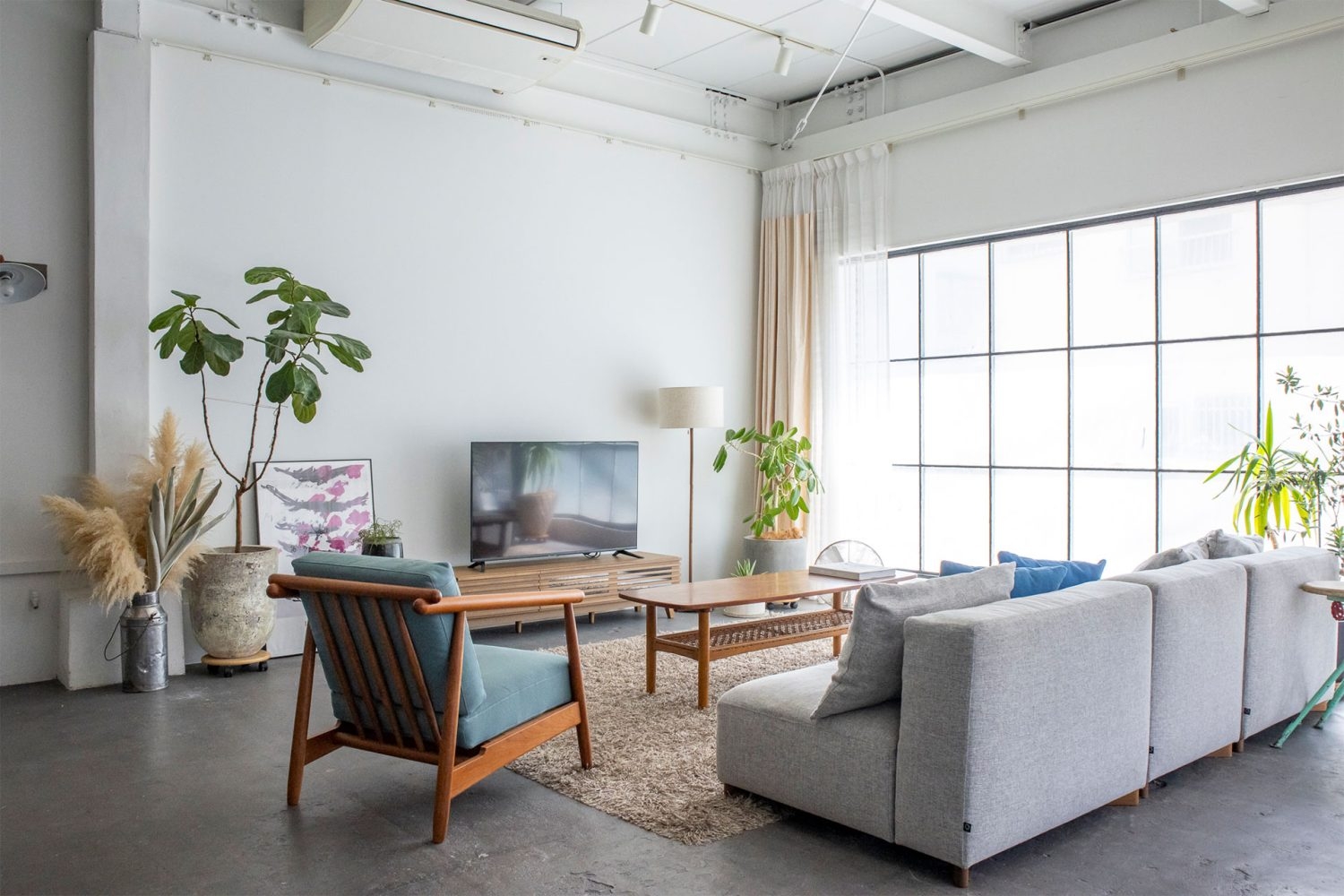 50インチのテレビがあるリビング