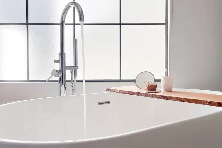 シャワー水栓からもお湯が利用可能(有料)