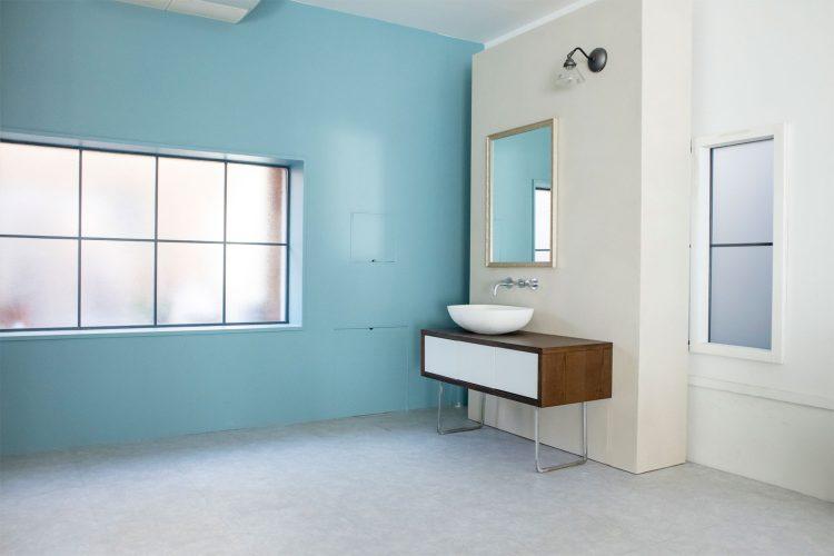 洗面台は壁ごとの移動が可能(要予約)