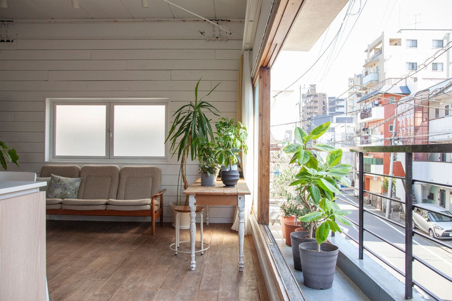 大きく開く開放的な南側のベランダ