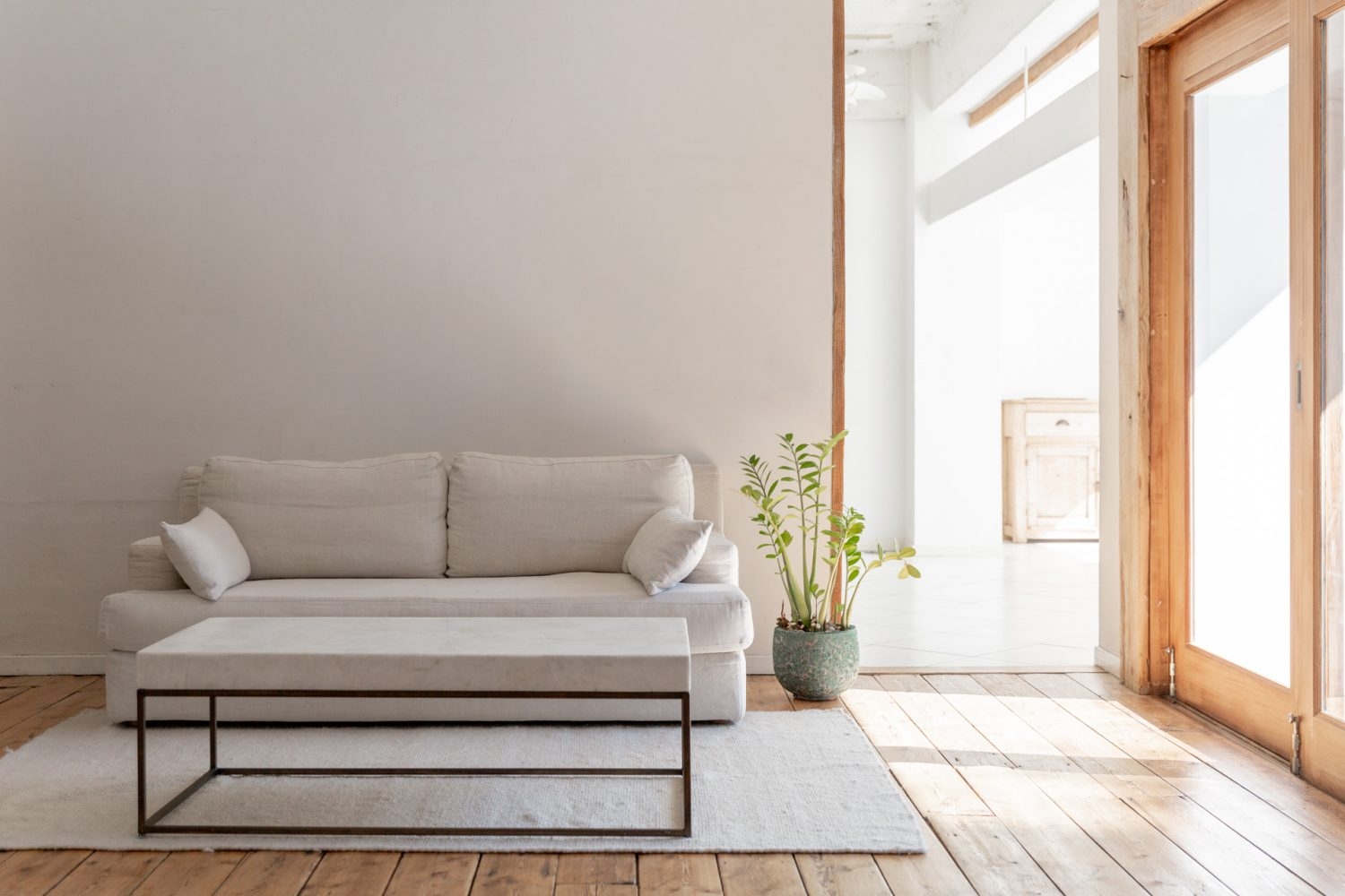 落ち着いた雰囲気のリビングルーム