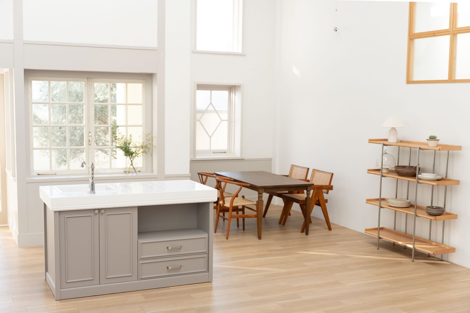 十分に引があるダイニングと可動式キッチン Aゾーン