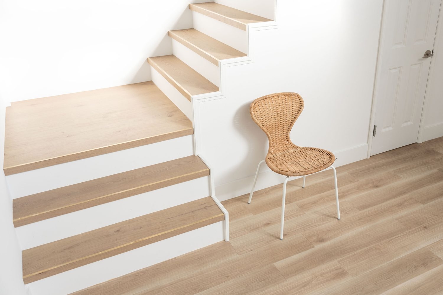 ナチュラルなL字階段 Aゾーン