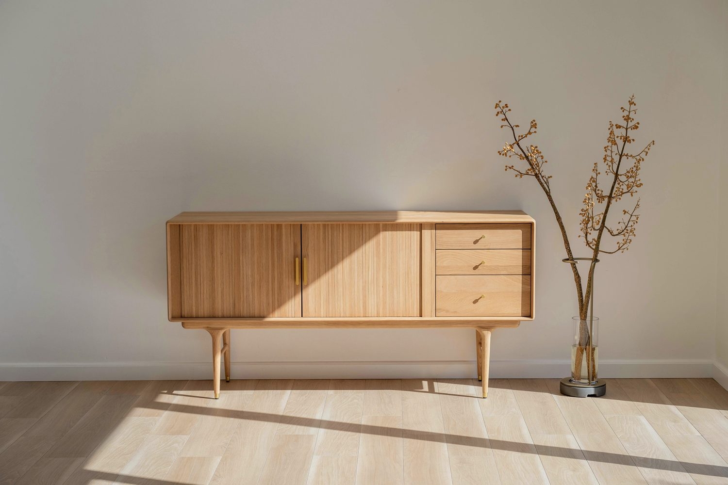 南向きの窓から綺麗な光が入ります 物撮りにも Cゾーン