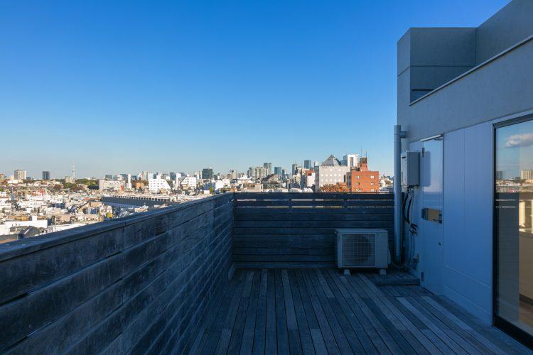 バルコニーから街並み抜けアングル / 代々木上原駅方角