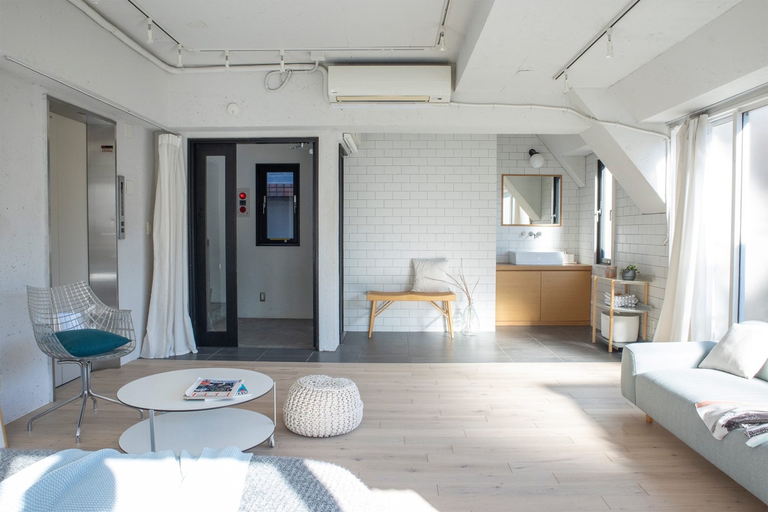 東側に洗面エリア