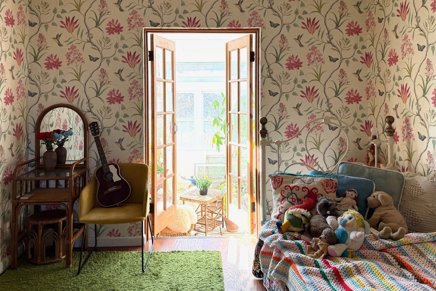 子供部屋からサンルーム / 壁沿いにベッドを移動可能