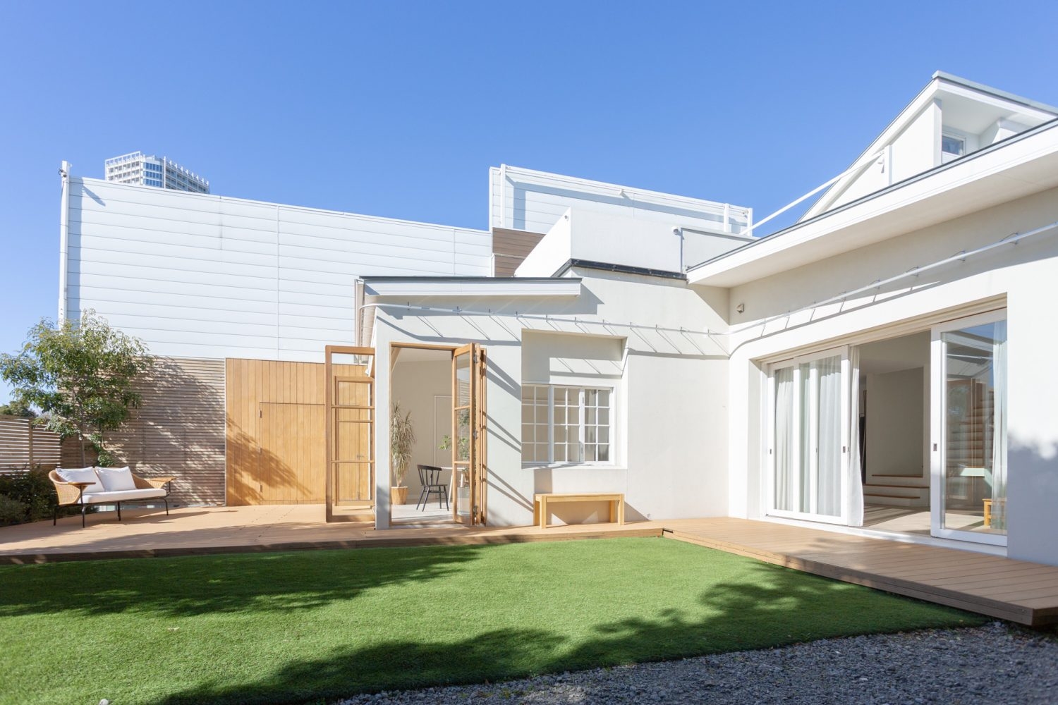 近隣の建物が気にならない壁