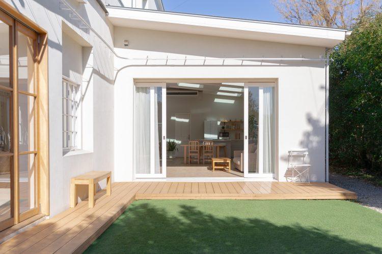 年中緑の人工芝