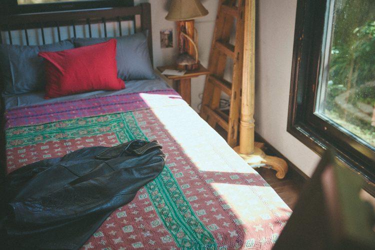 南面窓からの自然光で物撮りを