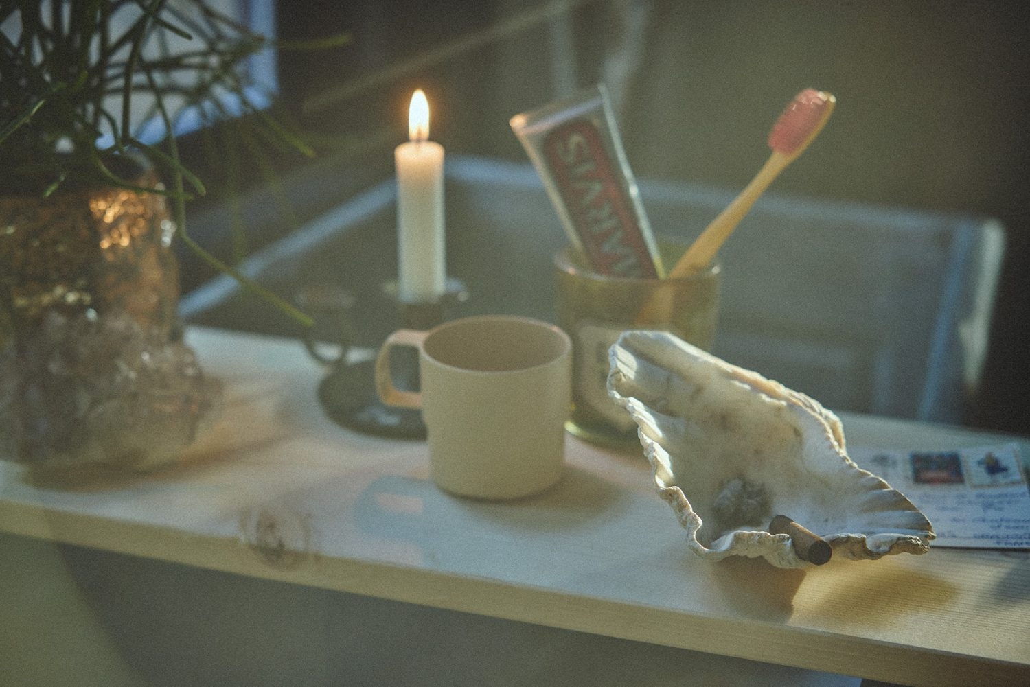 ろうそくの光でドラマティックな演出を