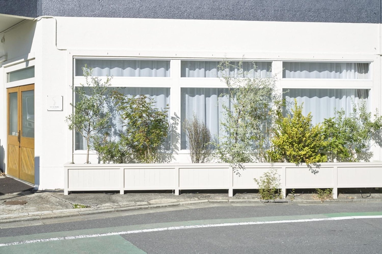 外観の植栽背景で撮影可能