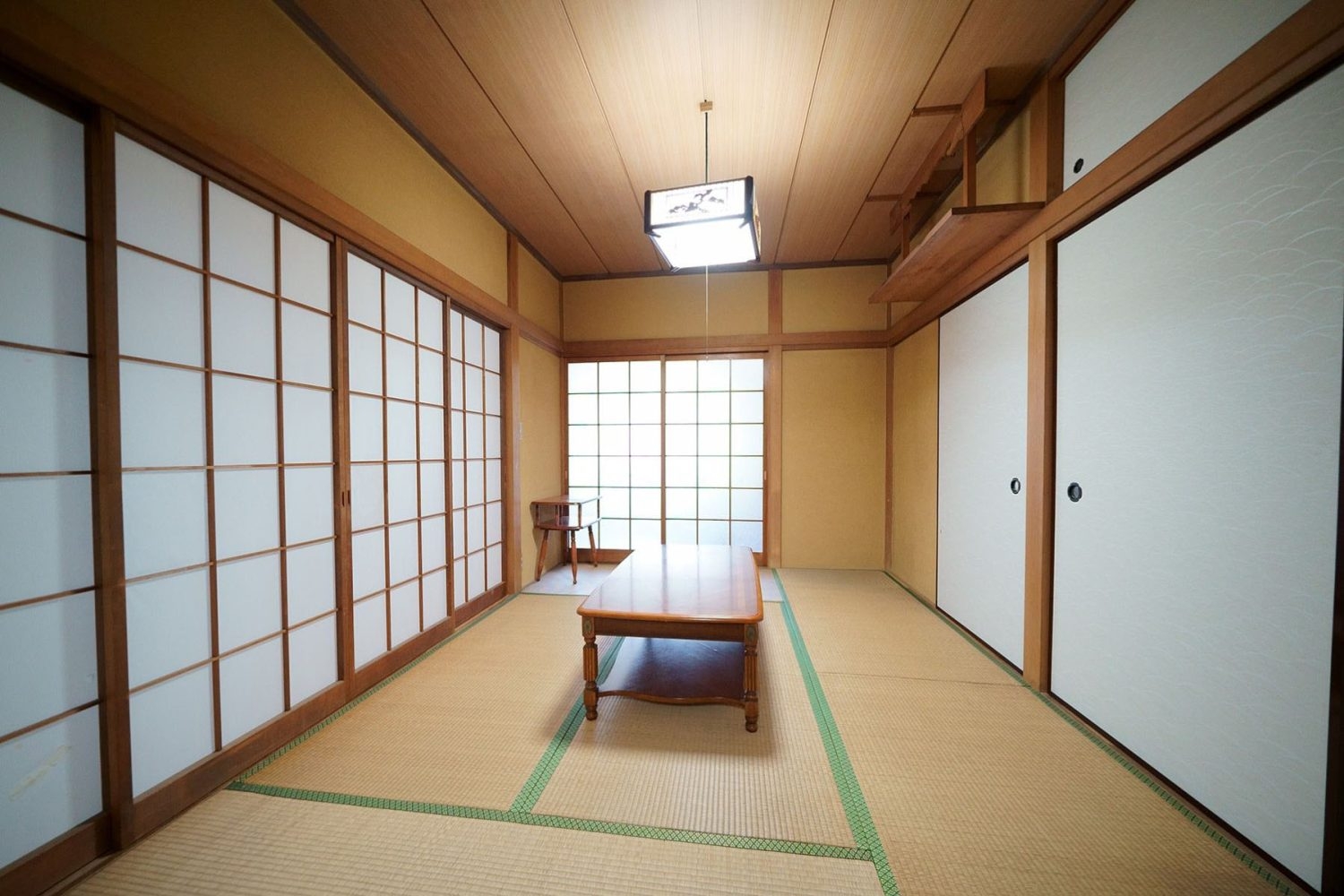 1F 和室