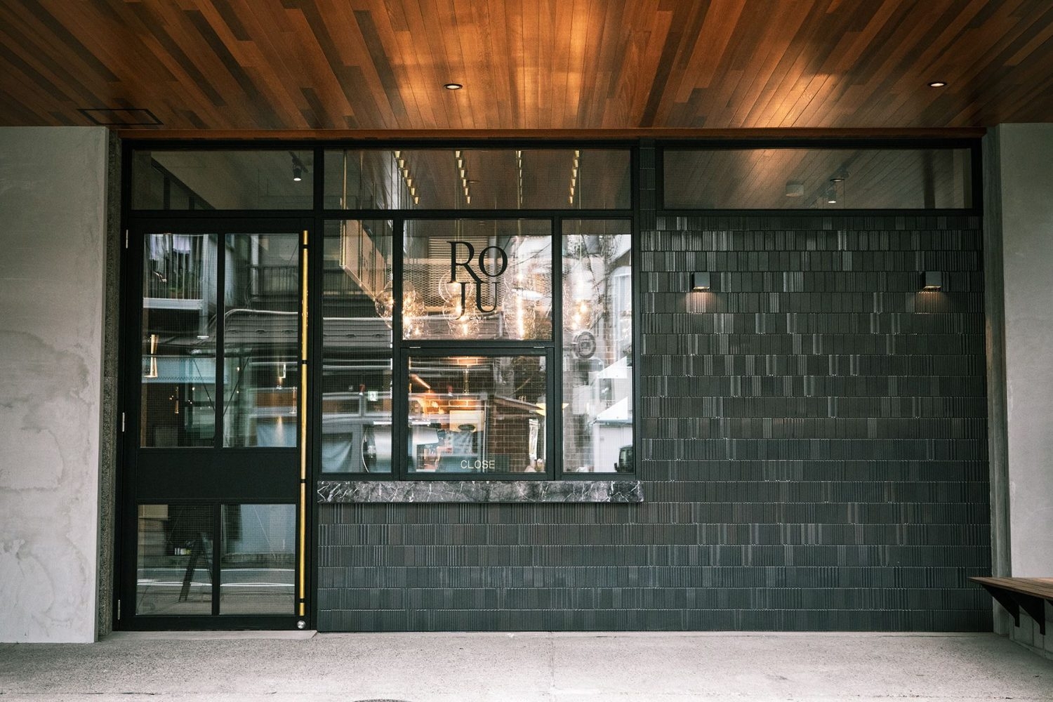 外観ゆとりあるエントランス