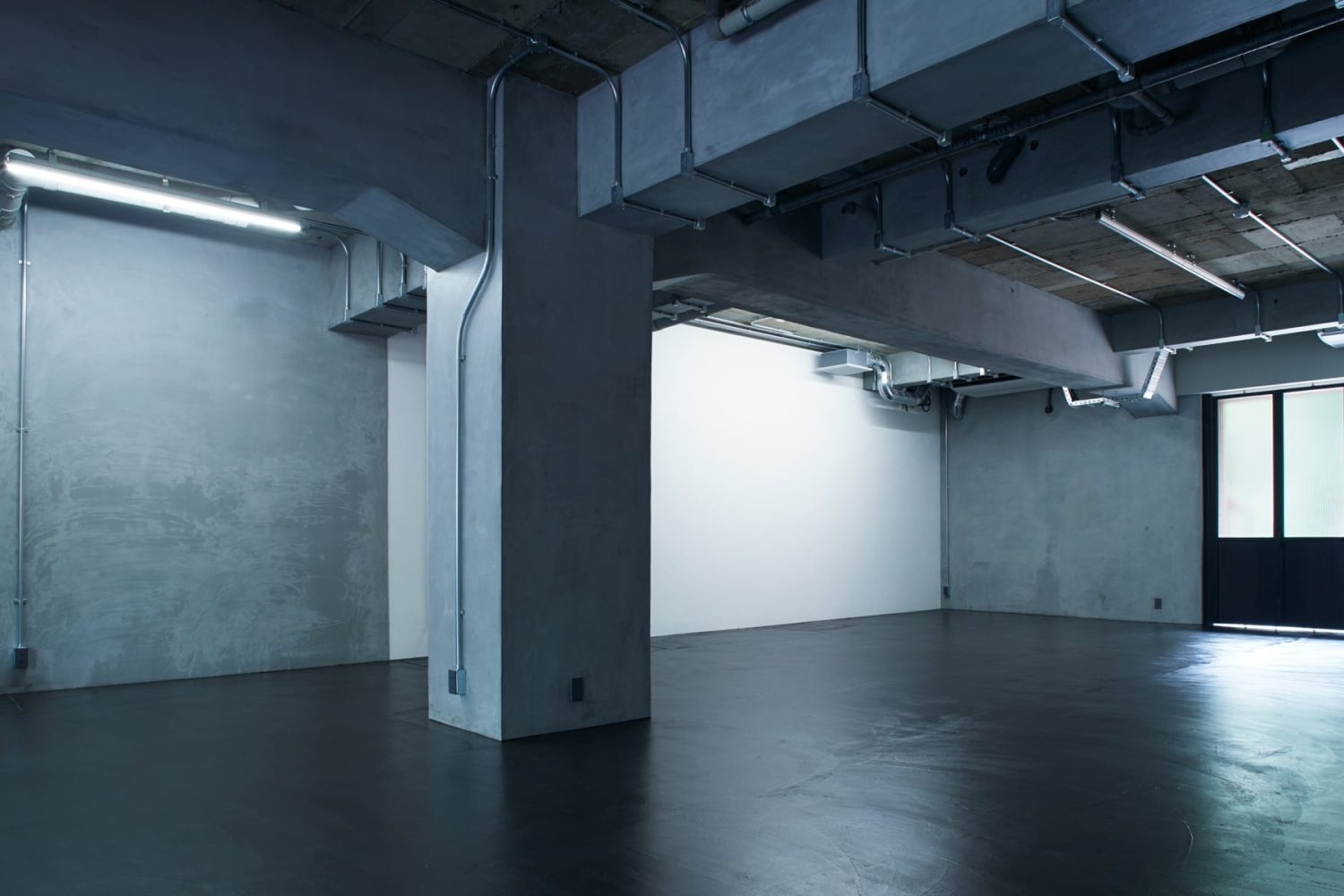 スタジオ内・白壁