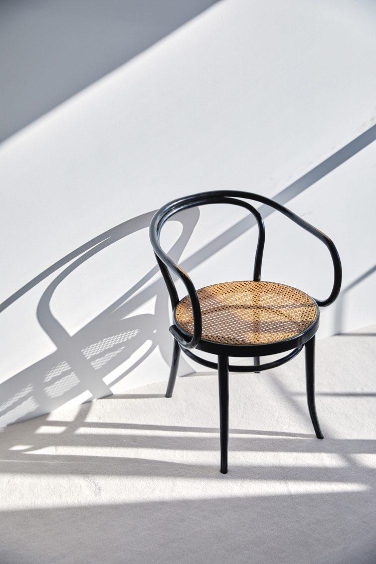 501 晴天のソリッドな光と影