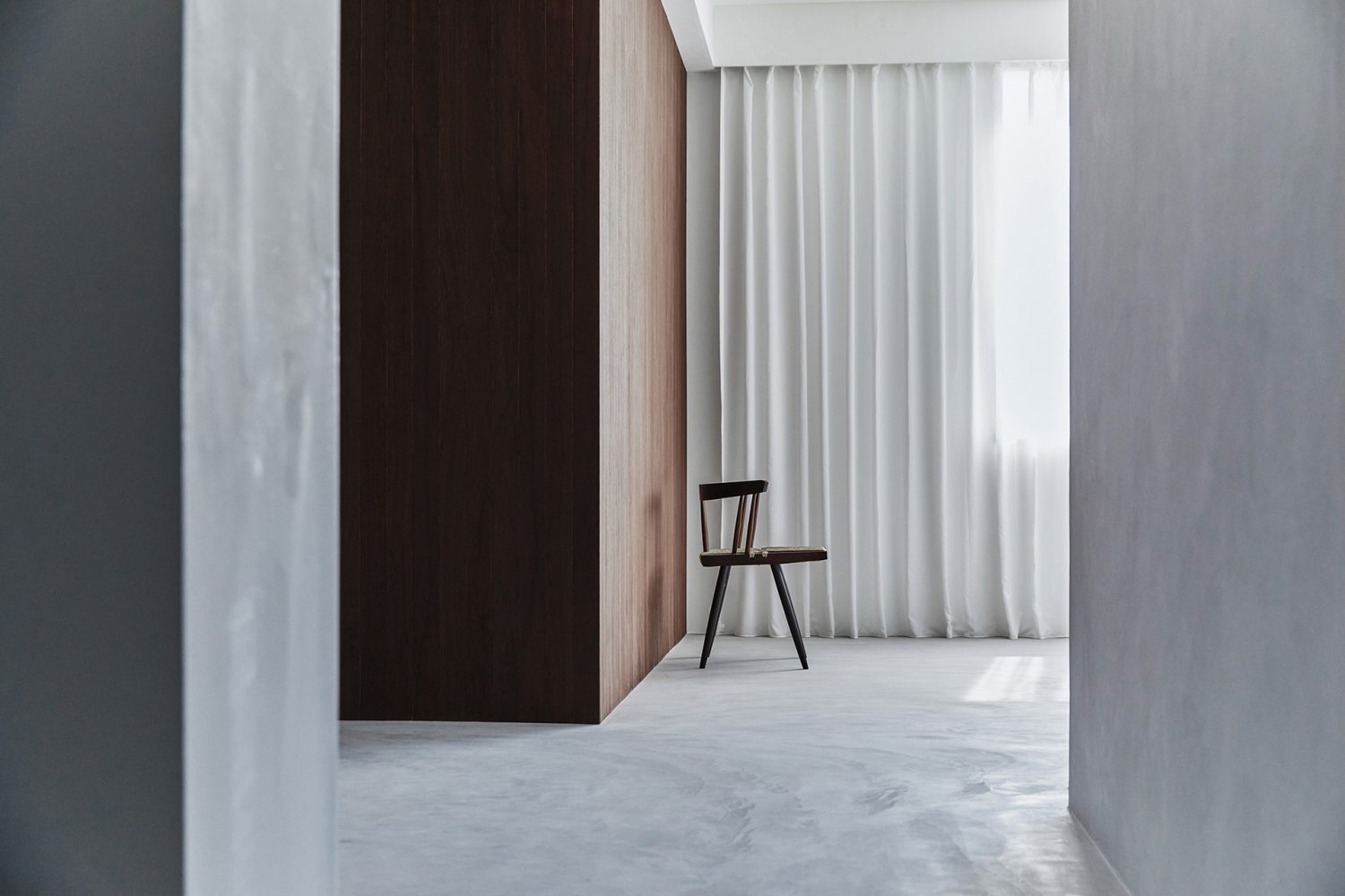 手前ボケを生かせる奥行き