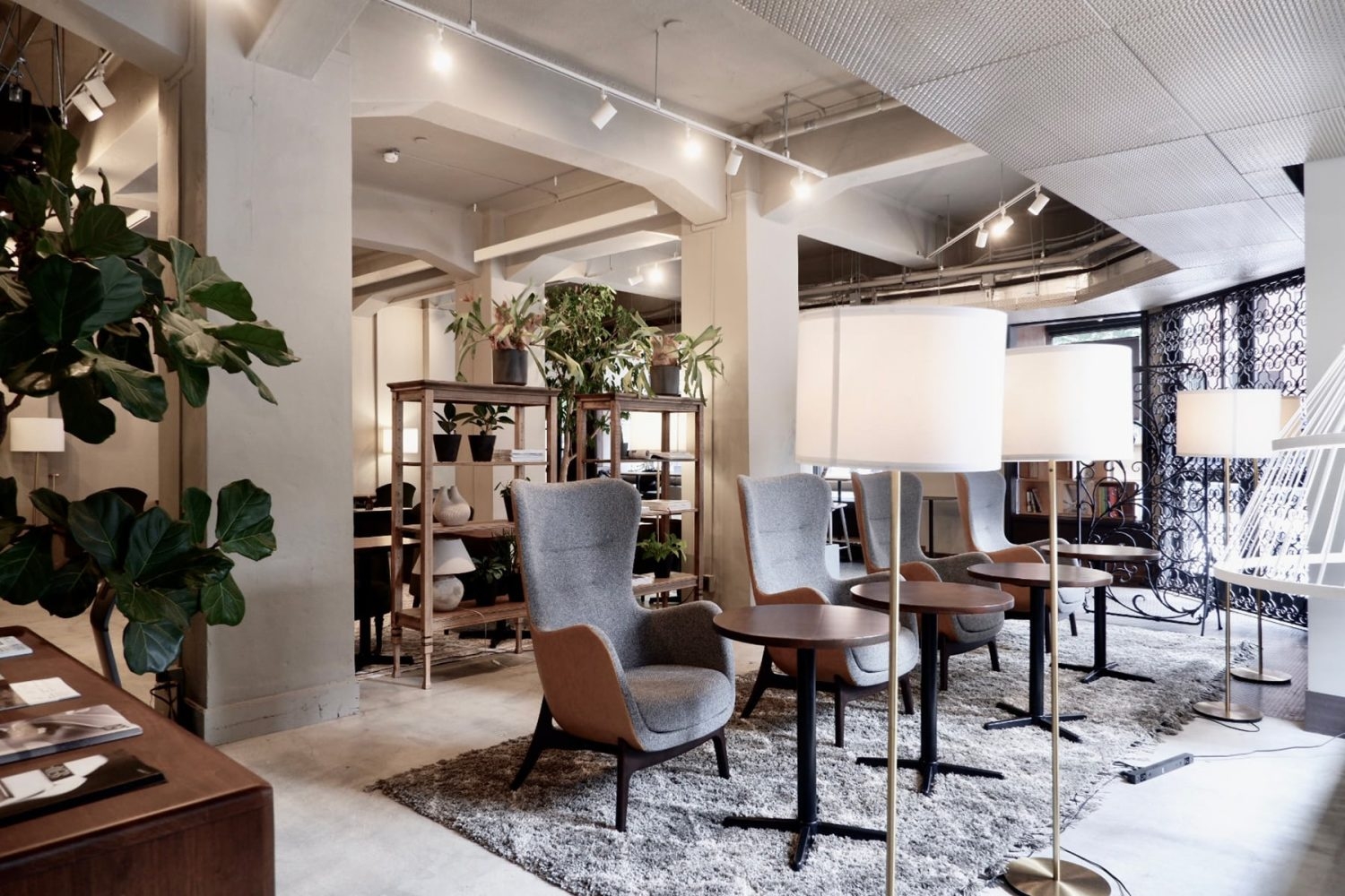 ラウンジ / 家具類移動変更可