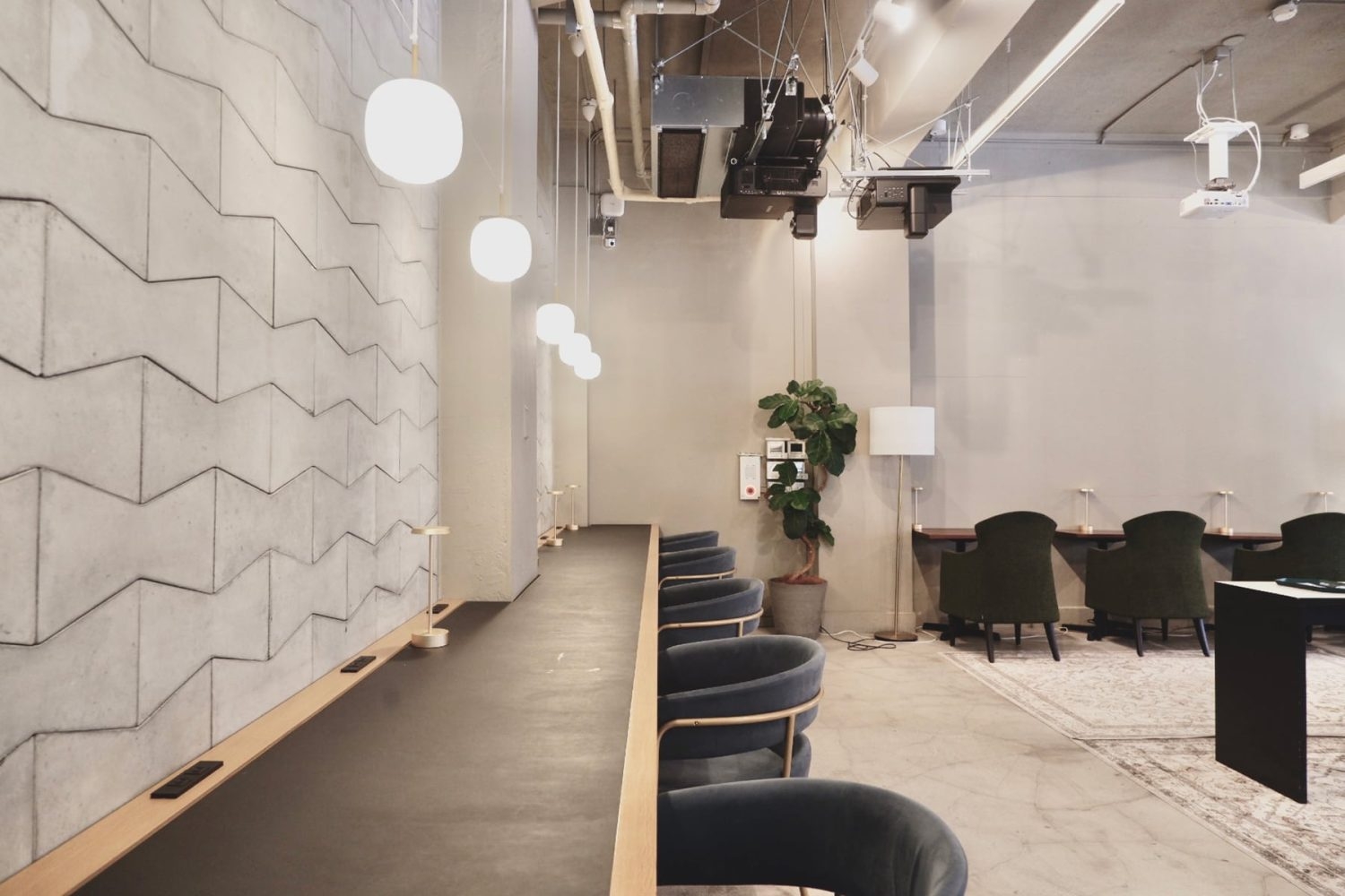 ラウンジ / 家具類移動変更可