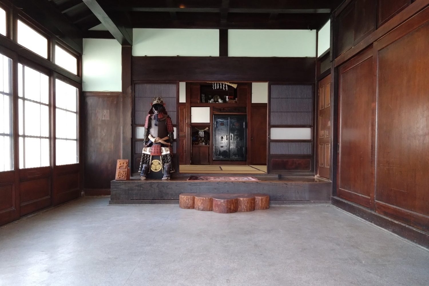 材木商を営んでいた母屋の「お店」