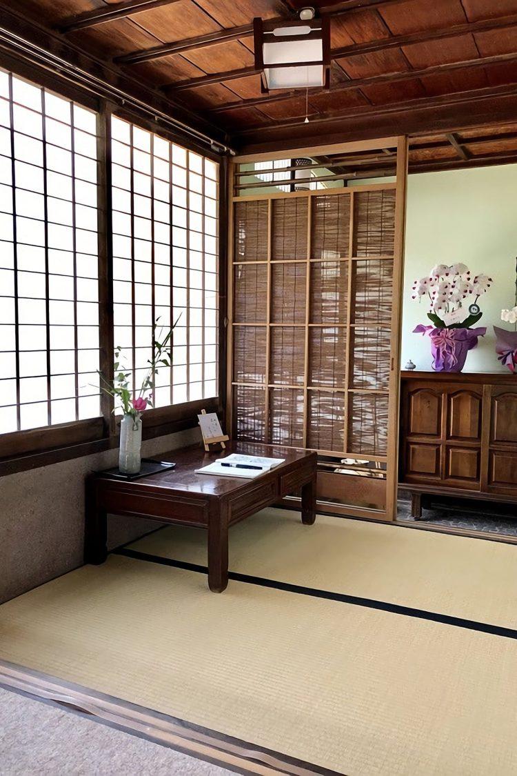 明治三十四年に建てられた離れの玄関