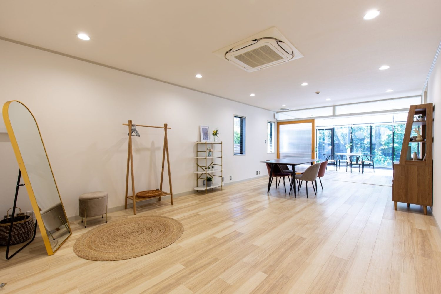 1Fダイニングは広々空間