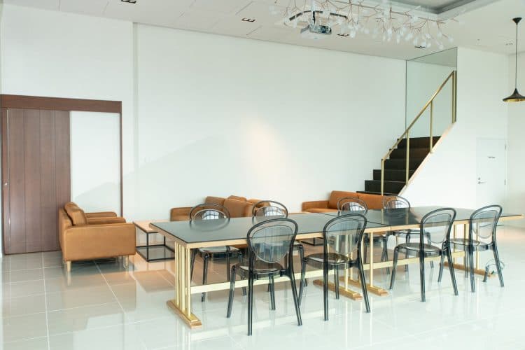 ROOM1