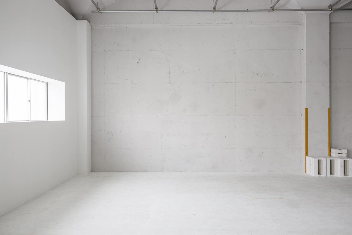 シンプルなコンクリート壁と床