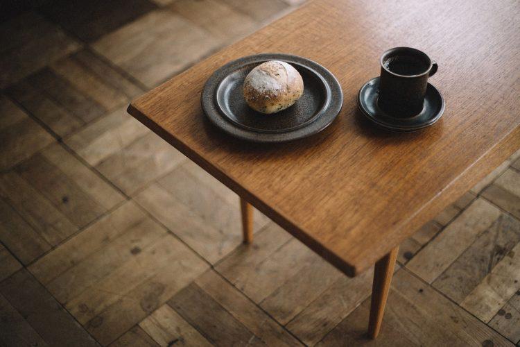 ローテーブルはイギリスヴィンテージ