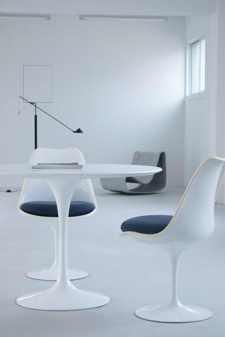 室内中央からの抜け