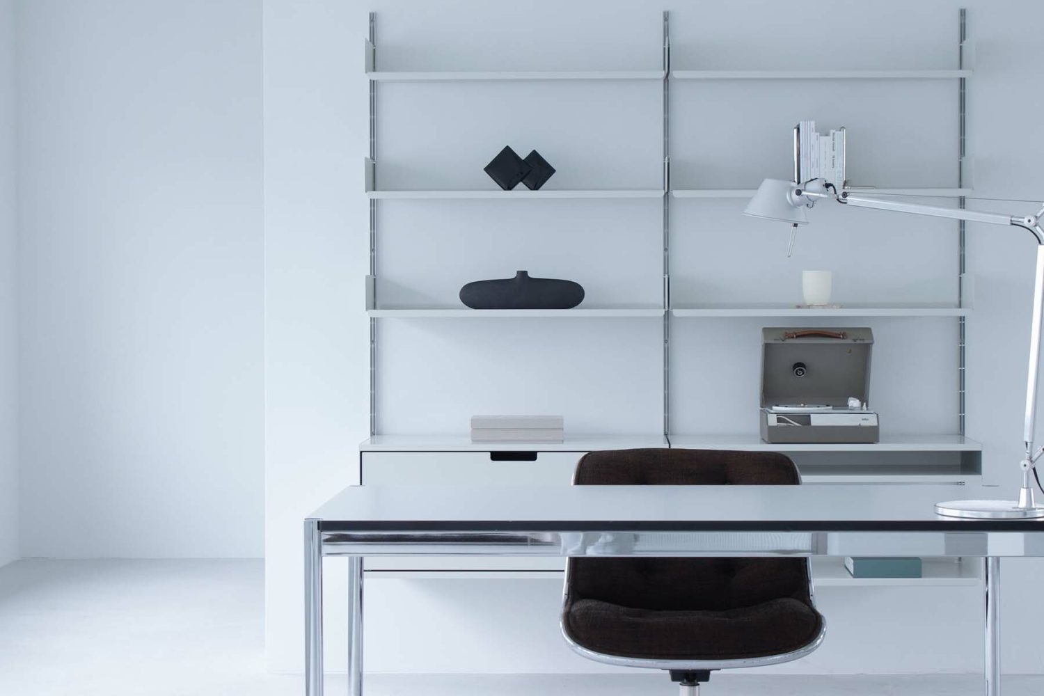 1980年代のモダンなオフィスからインスパイア