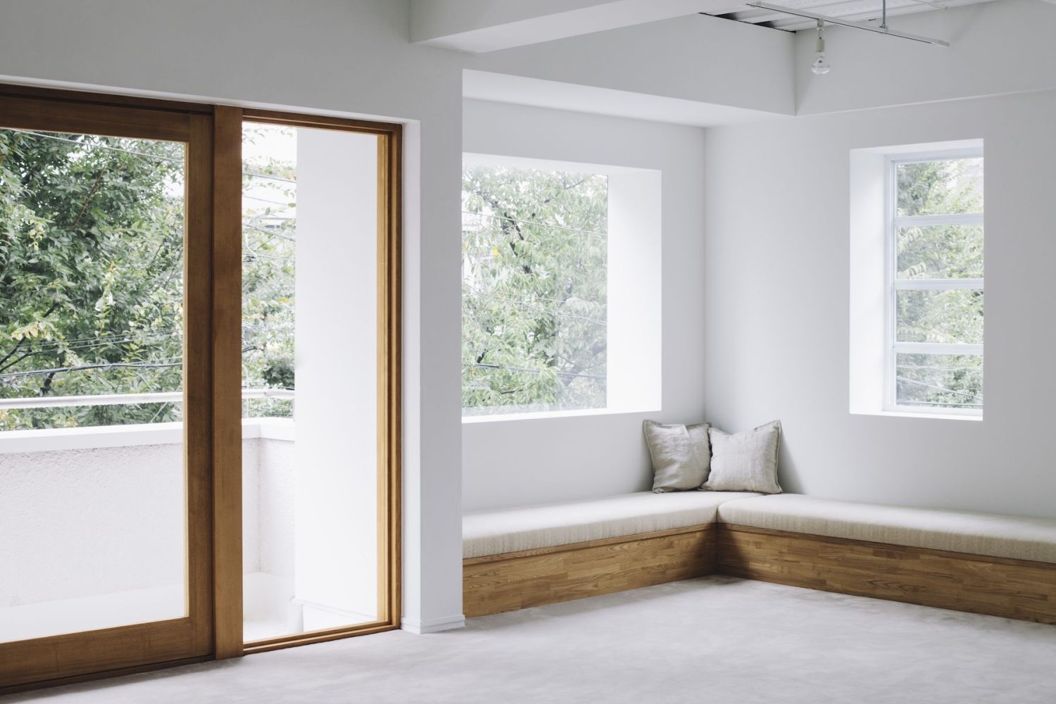 2F 室内を照らす2面からの自然光